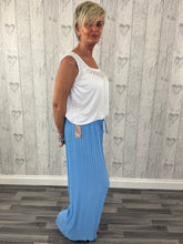 Load image into Gallery viewer, Ava - Bubble Hem Stretch Vest Top - Cerise Pink