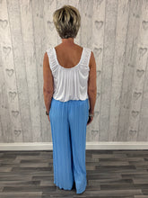 Load image into Gallery viewer, Pleated Trousers - Grey
