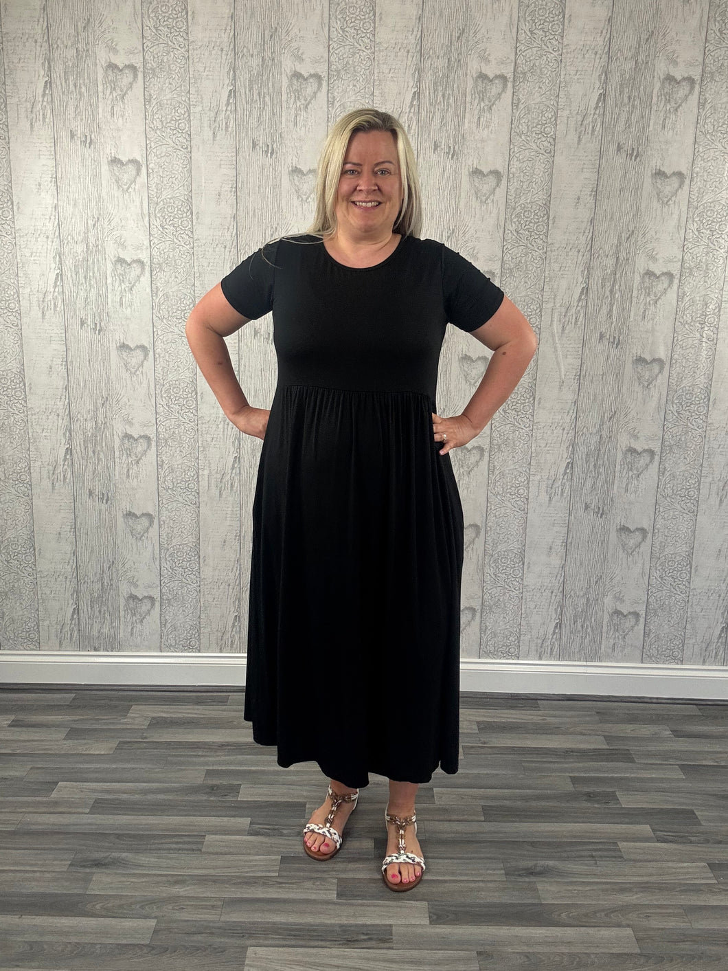 The Nina - T-Shirt Magic Dress - Black