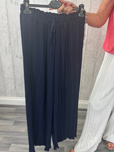 Load image into Gallery viewer, Pleated Trousers - Grey
